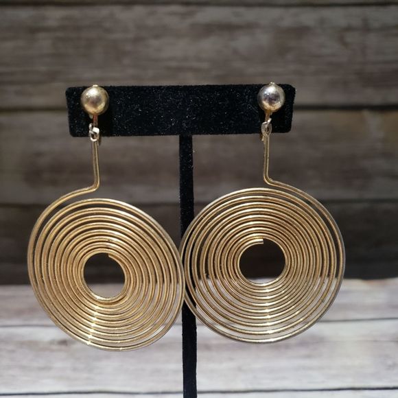 Vintage Jewelry - Vtg spiral metal art clip earrings gold tone